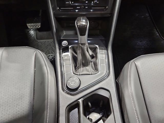 Used 2024 Volkswagen Tiguan SE AWD/4WD image 12
