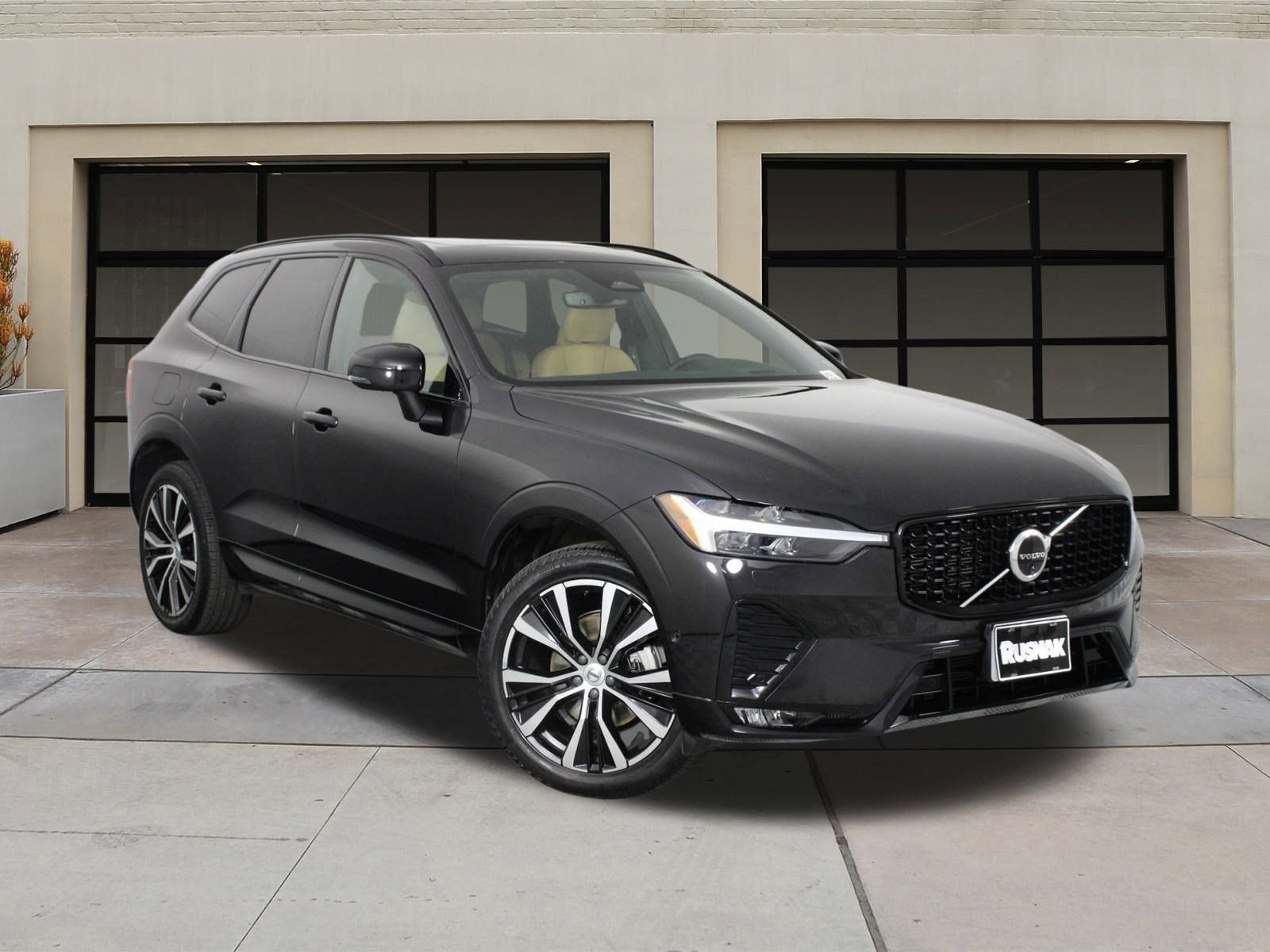 Certified 2023 Volvo XC60 B5 Ultimate w/ Climate Package image 34