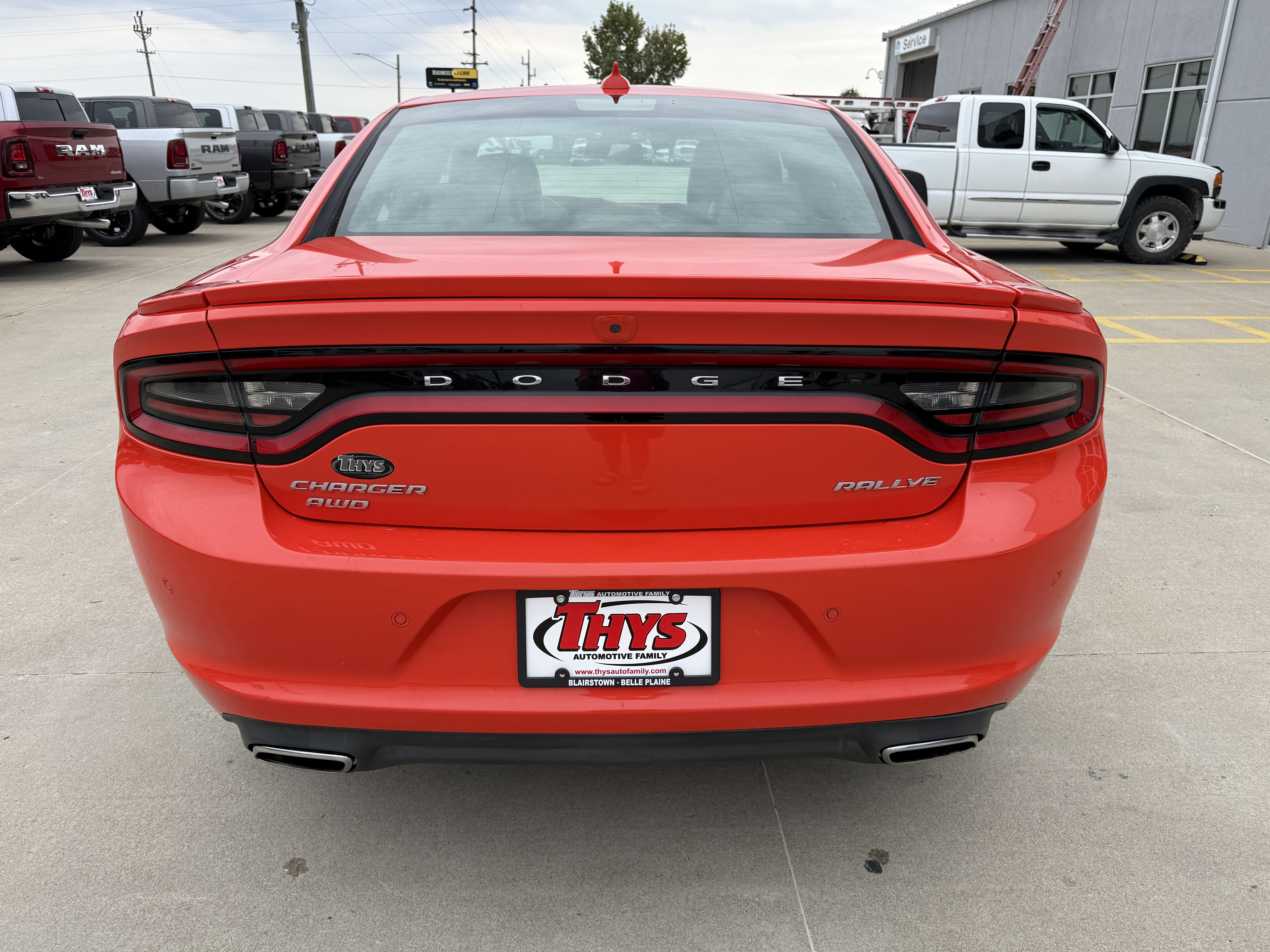 Used 2017 Dodge Charger SXT w/ AWD Plus Group image 39
