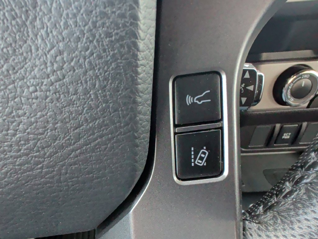 Used 2019 Toyota Tacoma TRD Sport AWD/4WD image 26