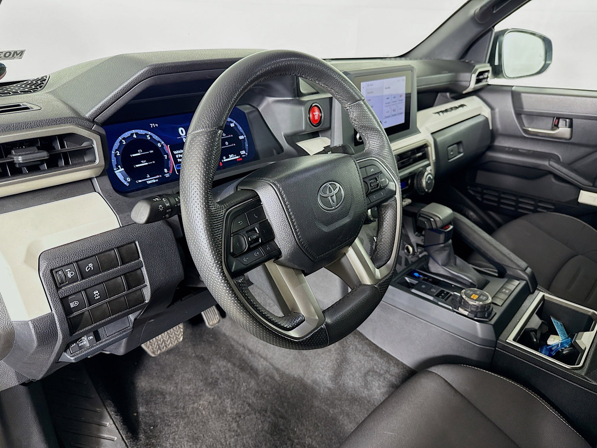 Used 2024 Toyota Tacoma TRD Off-Road image 8