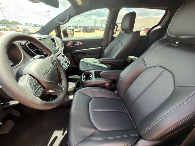 New 2026 Chrysler Voyager LX FWD image 23