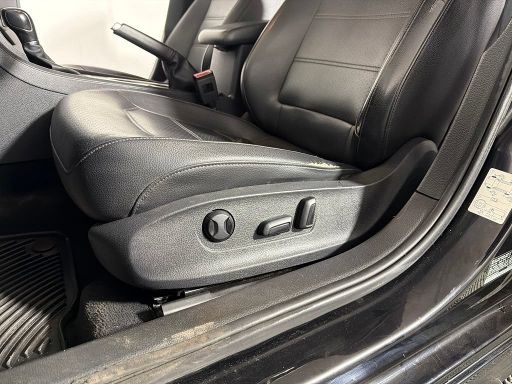 Used 2014 Volkswagen Passat TDI SE FWD image 12