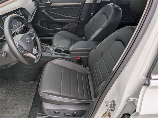 Used 2023 Volkswagen Jetta SE FWD image 15