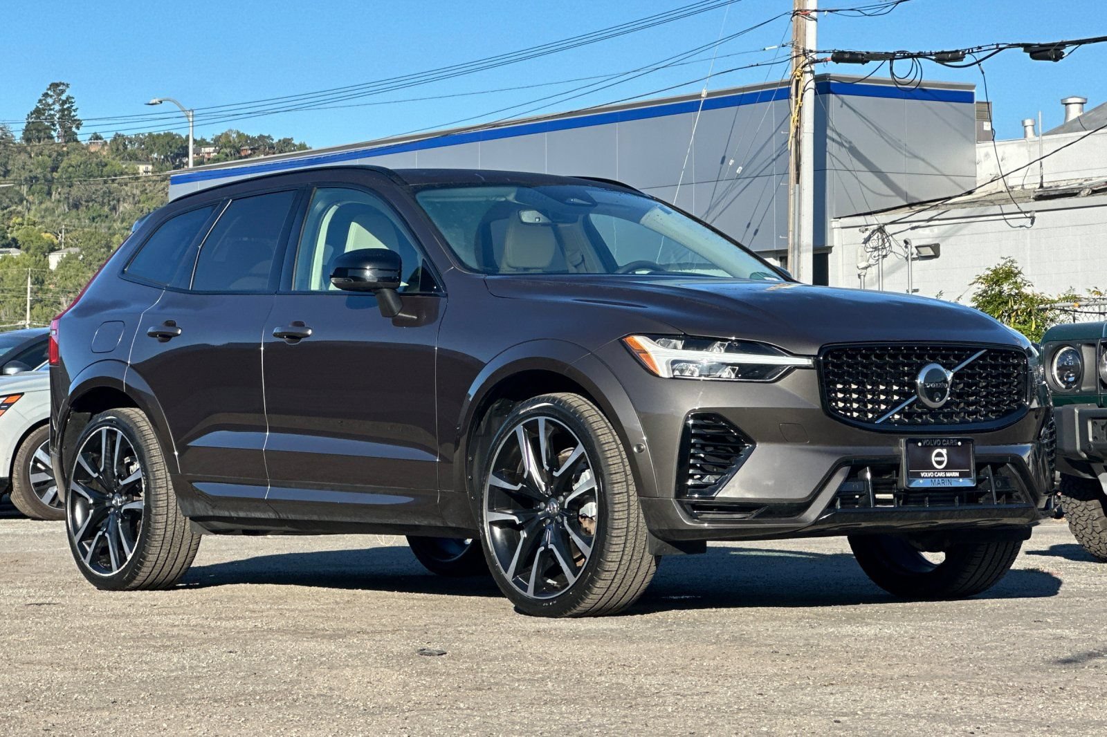 Certified 2024 Volvo XC60 T8 Ultimate w/ Protection Package Premier AWD/4WD image 10