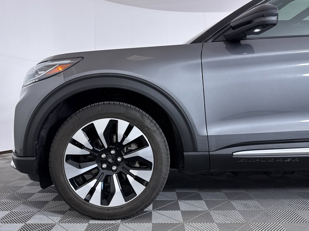 Used 2025 Ford Explorer Platinum w/ LUX Leather Package AWD/4WD image 23