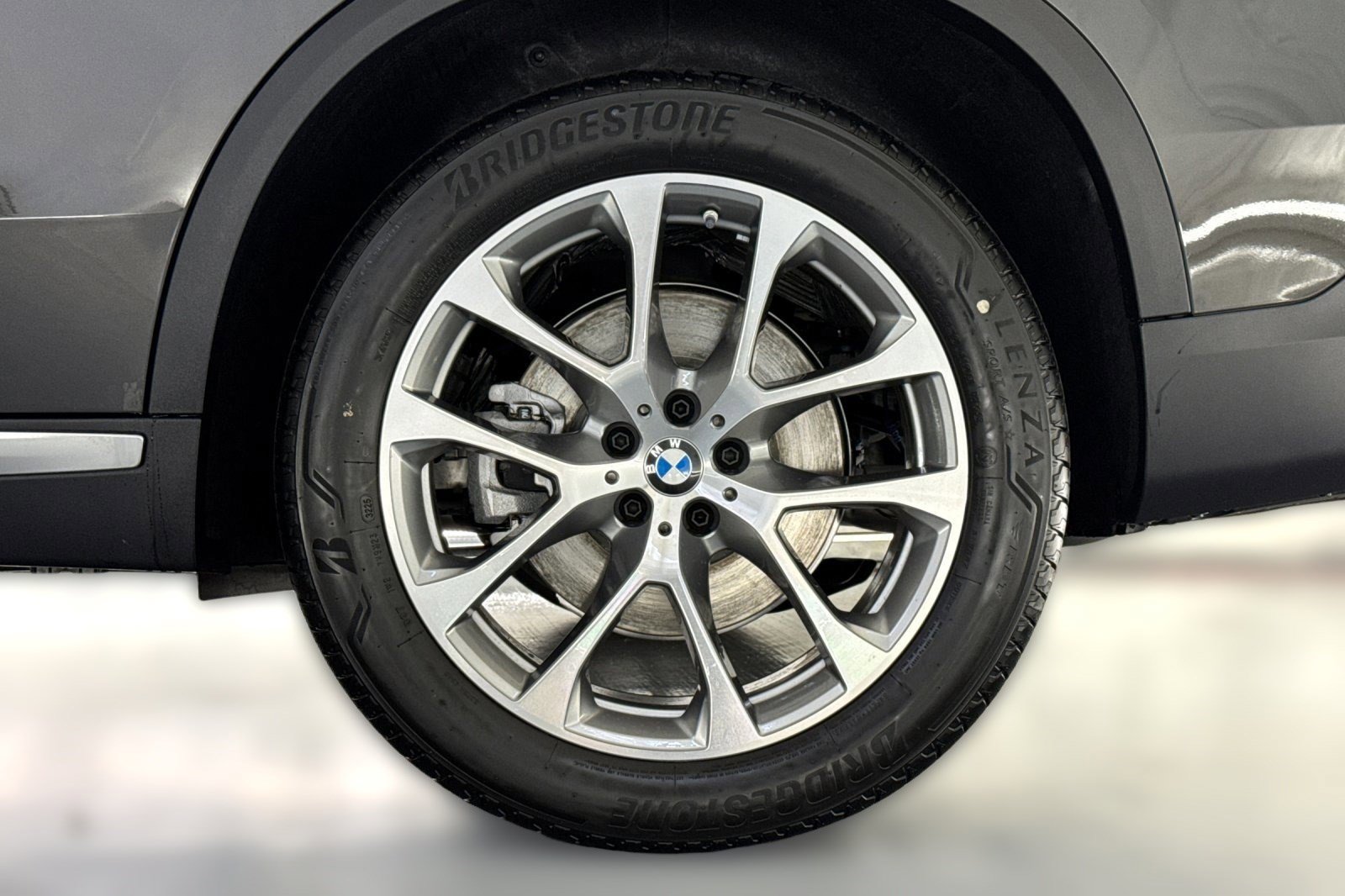 Used 2026 BMW X5 sDrive40i w/ Premium Package image 11