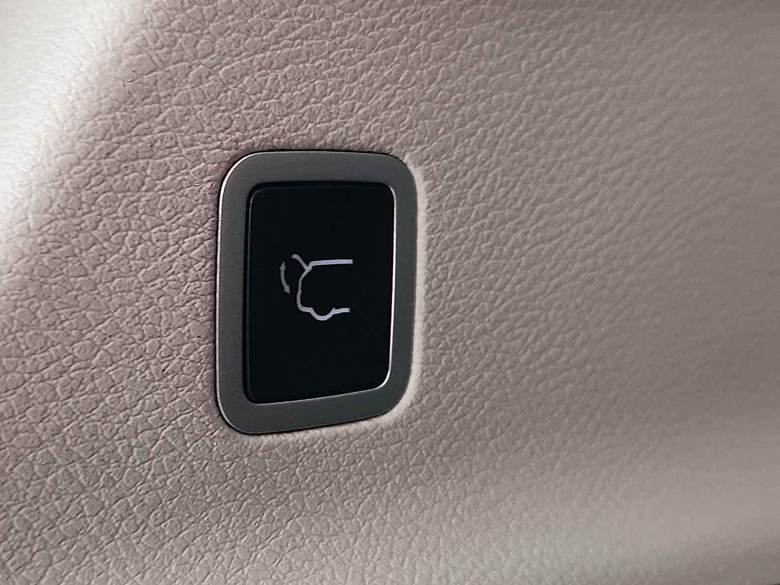 Used 2024 Chrysler Pacifica Touring-L FWD image 28