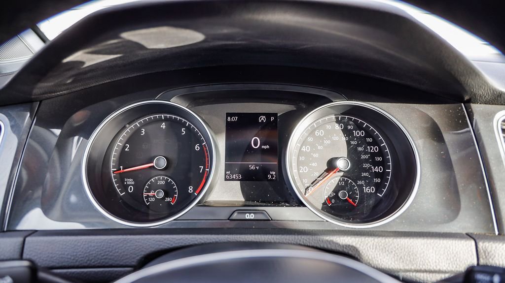 Used 2021 Volkswagen Golf 4-Door image 24