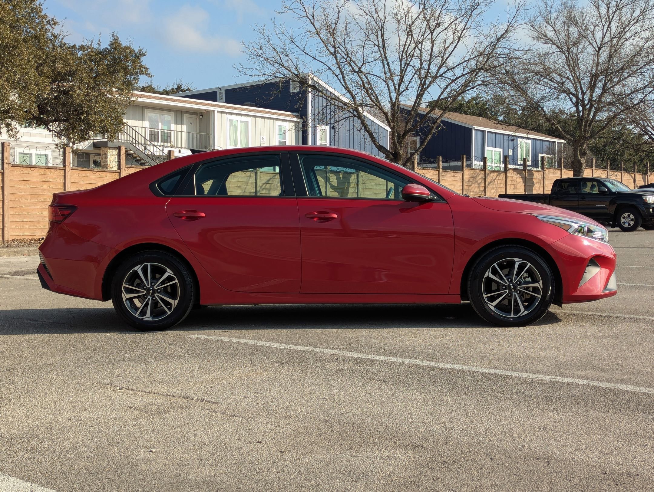 Used 2024 Kia Forte LXS image 3