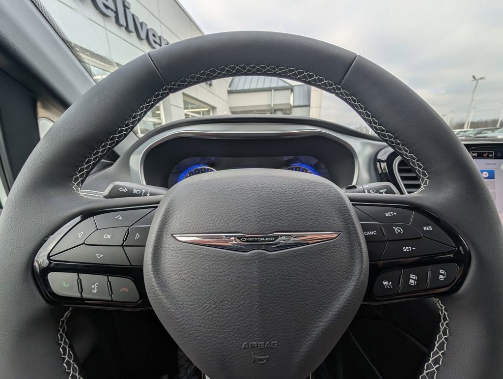 New 2026 Chrysler Pacifica Limited w/ S Appearance Package image 21