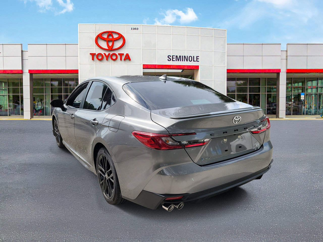 Used 2026 Toyota Camry SE w/ Convenience Package FWD image 4