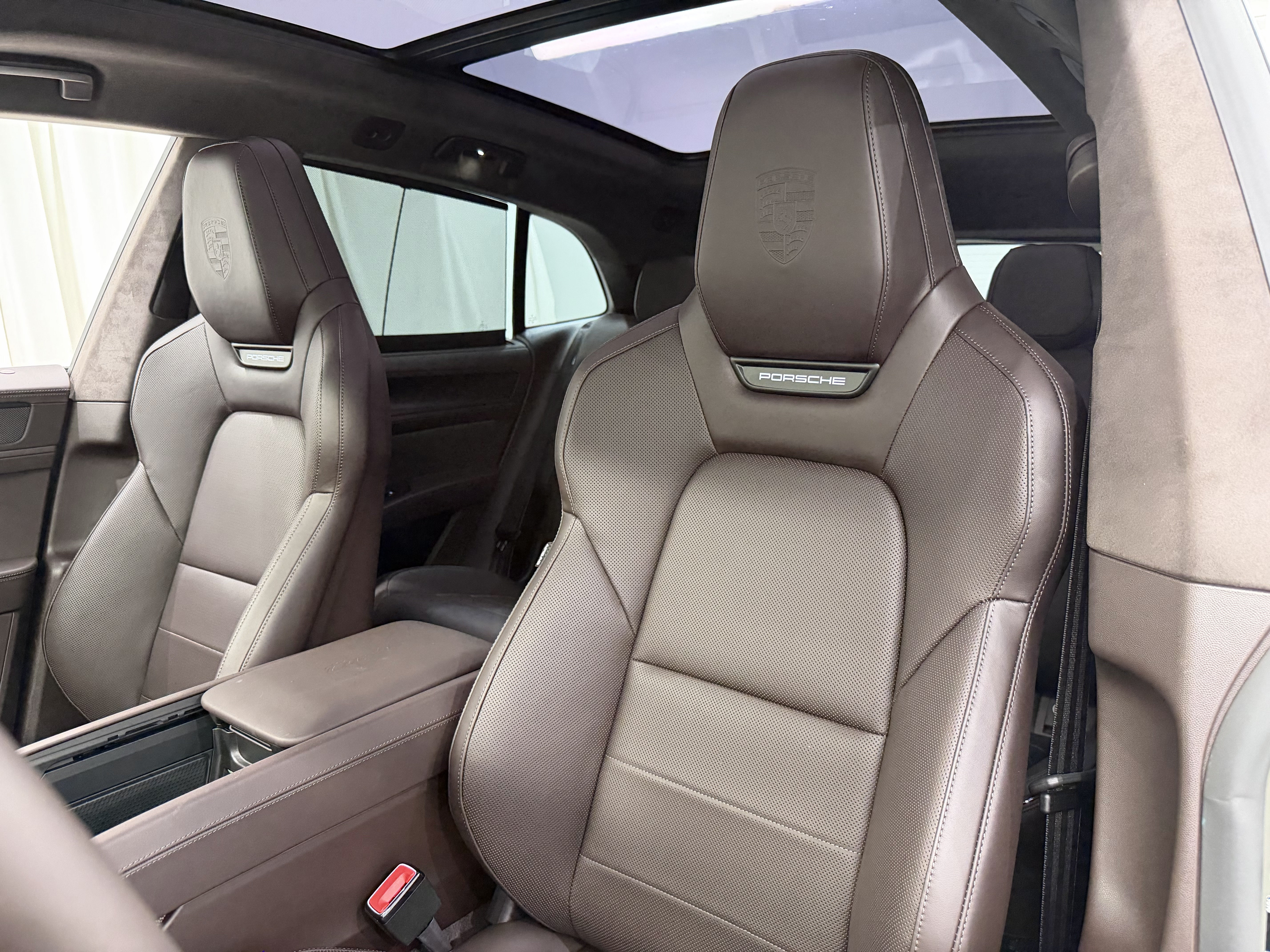 New 2026 Porsche Cayenne Turbo Electric AWD/4WD image 39