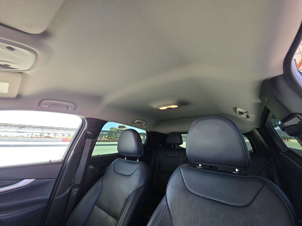 Used 2022 Chevrolet Bolt EUV LT w/ Convenience Package image 19