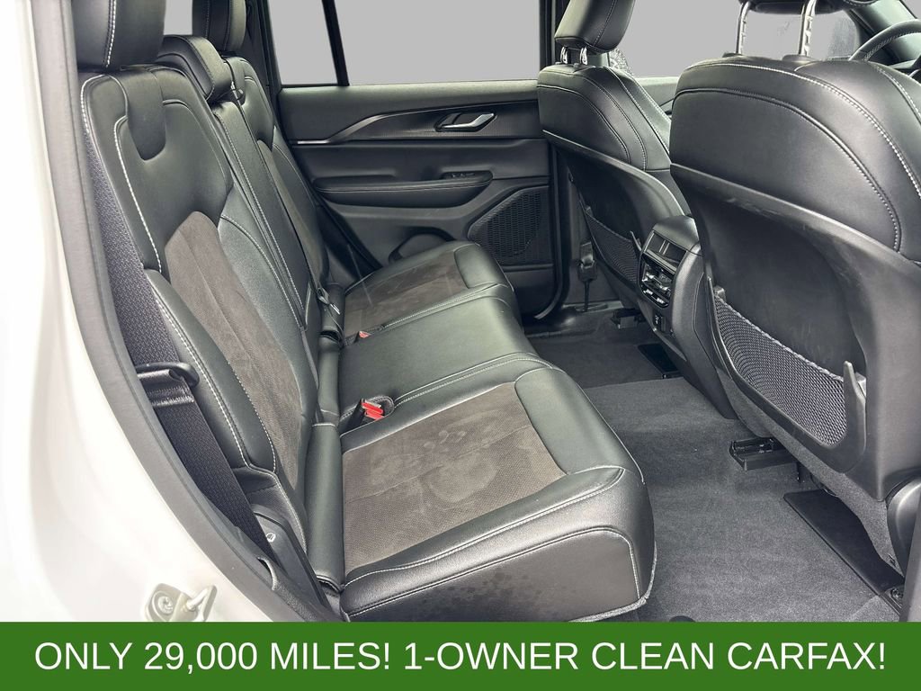 Used 2023 Jeep Grand Cherokee Altitude AWD/4WD image 11
