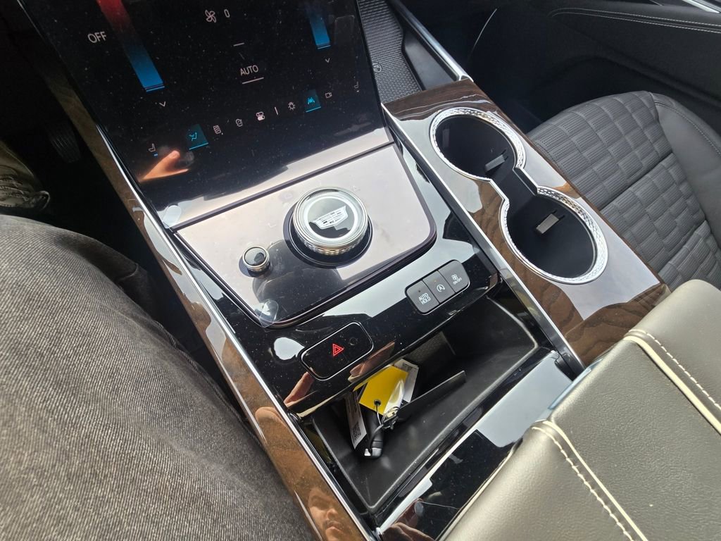 Used 2026 Cadillac Escalade Platinum Luxury image 16