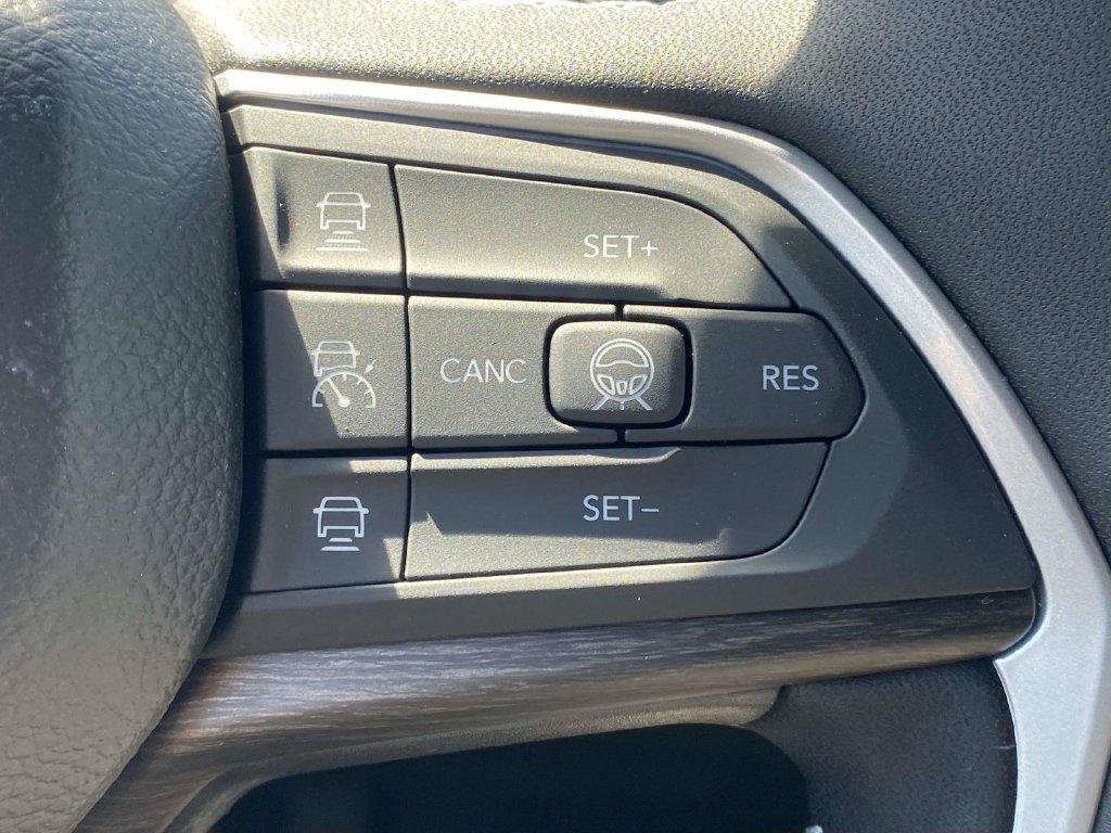 New 2026 Jeep Grand Cherokee L Limited RWD image 25