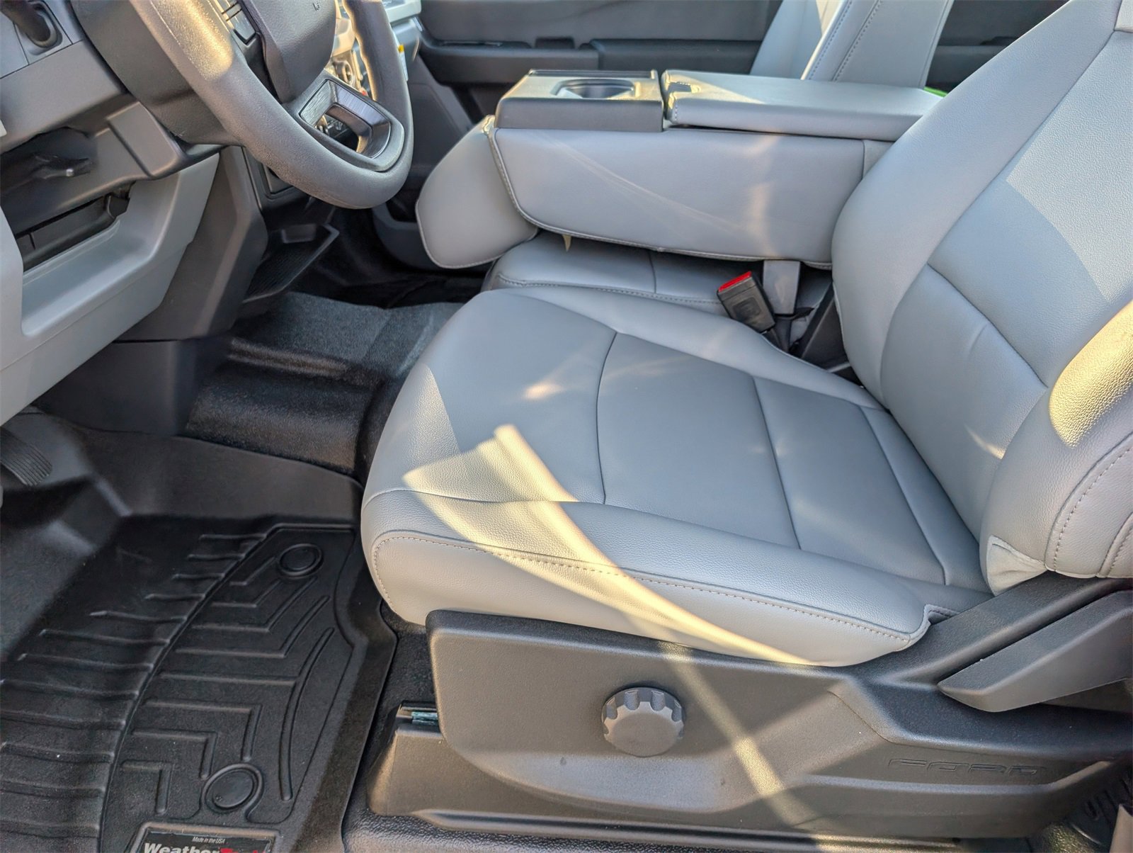 New 2026 Ford F250 XL w/ XL Chrome Package image 14