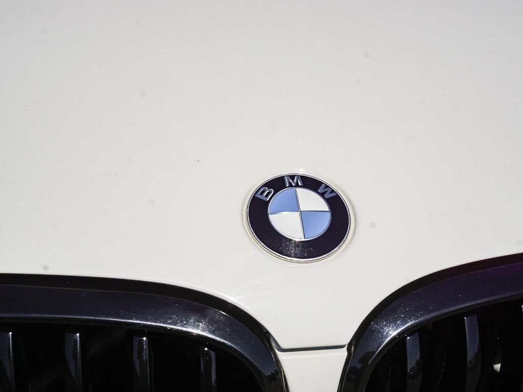 Used 2019 BMW X4 xDrive30i w/ M Sport Package 2 AWD/4WD image 11