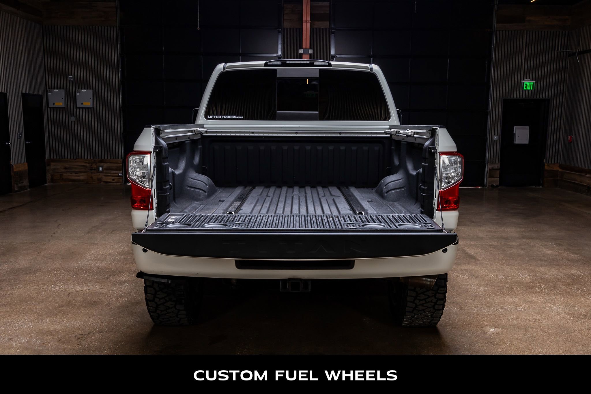 Used 2017 Nissan Titan PRO-4X image 8