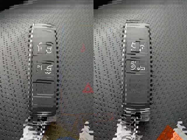 Used 2025 Land Rover Range Rover Sport Dynamic SE image 34