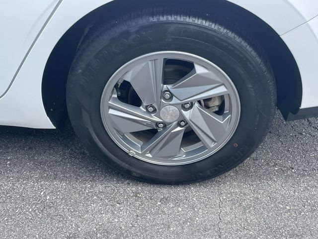 Certified 2024 Hyundai Elantra SE FWD image 4