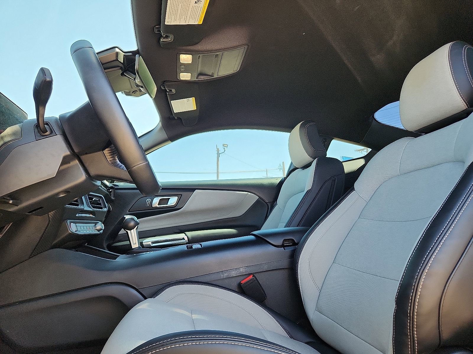 Used 2024 Ford Mustang EcoBoost image 9