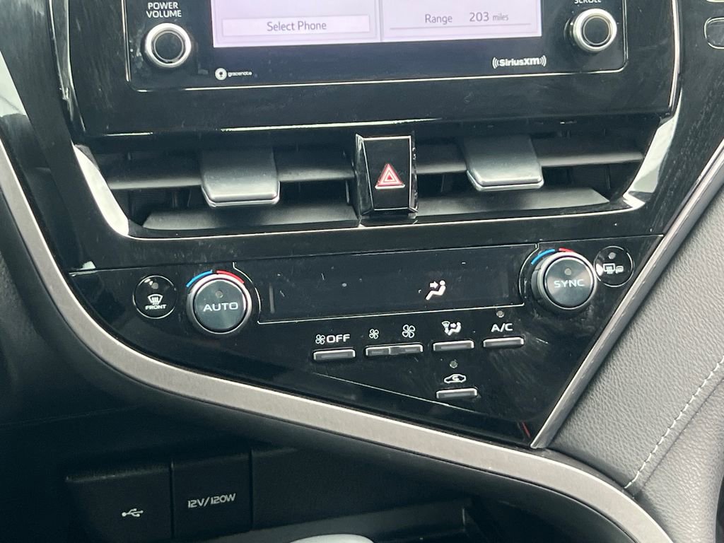 Used 2023 Toyota Camry SE image 19