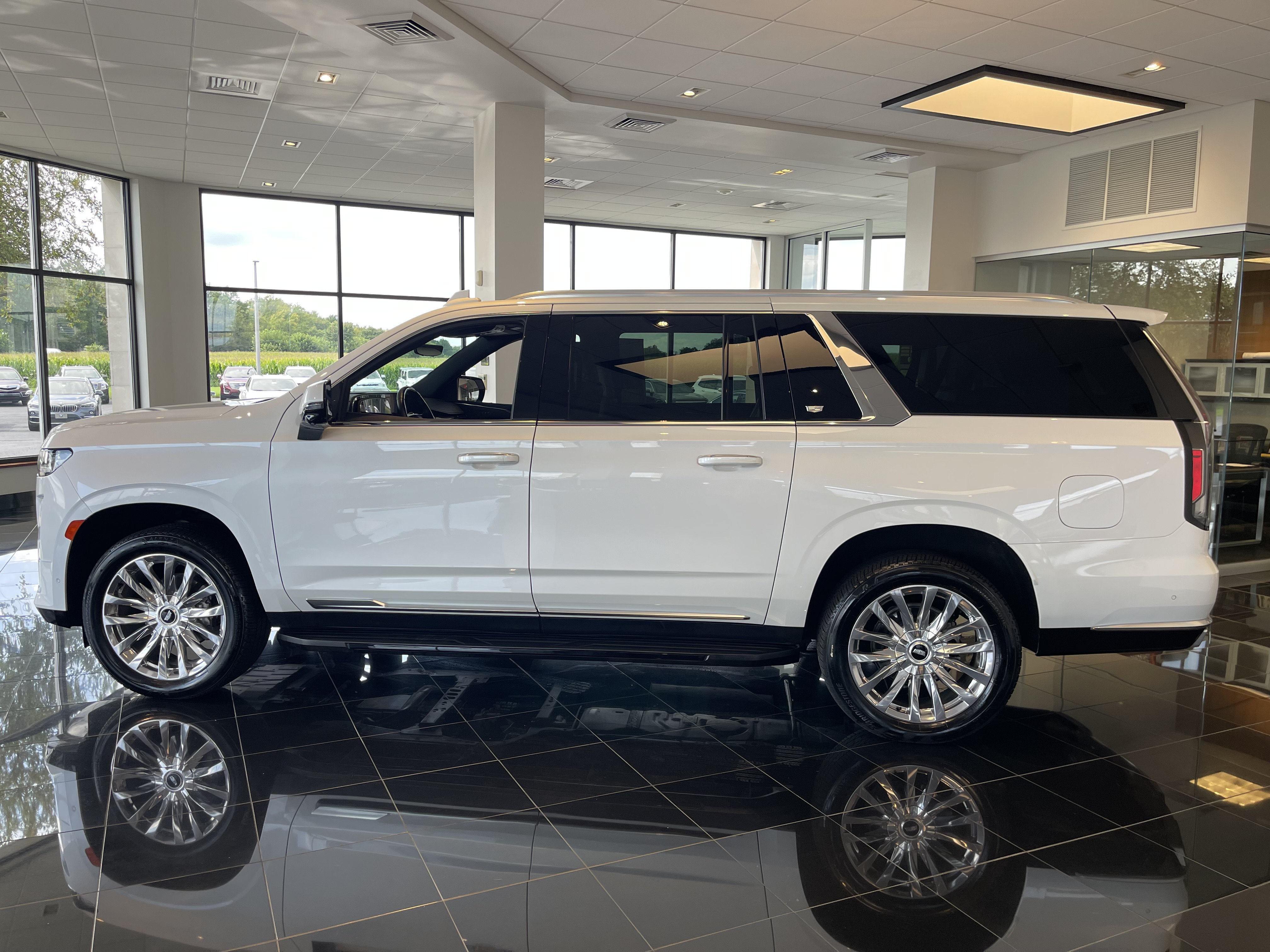 Certified 2024 Cadillac Escalade ESV Premium Luxury AWD/4WD image 3