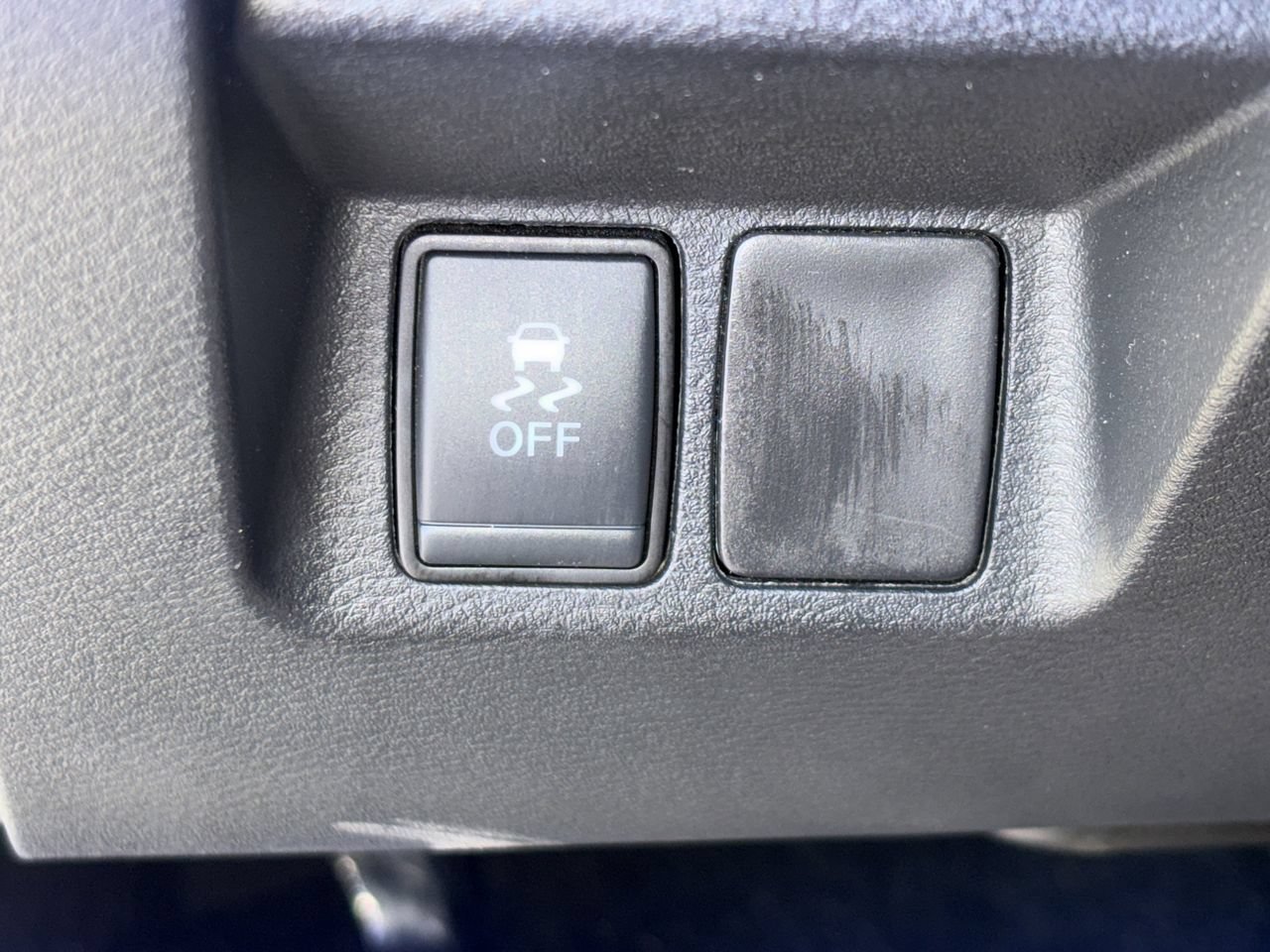 Certified 2025 Nissan Frontier SV w/ SV Convenience Package RWD image 26