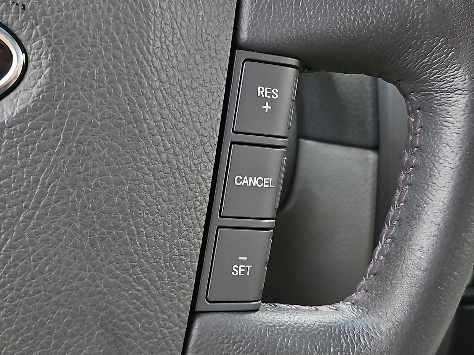 Used 2009 Kia Borrego EX image 19