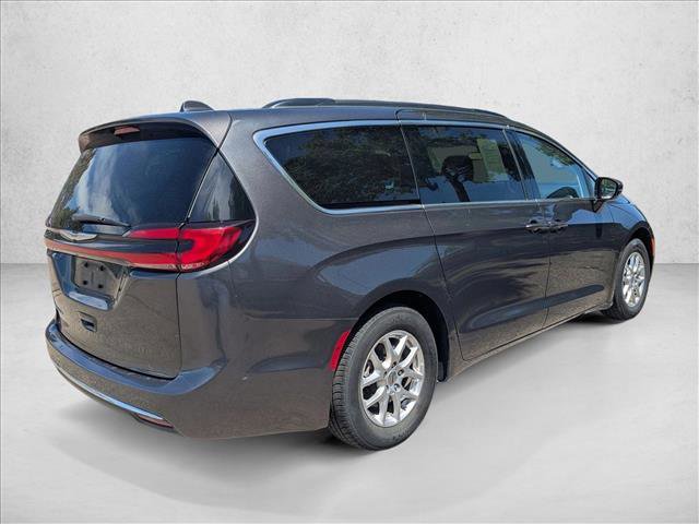 Used 2022 Chrysler Pacifica Touring-L FWD image 5