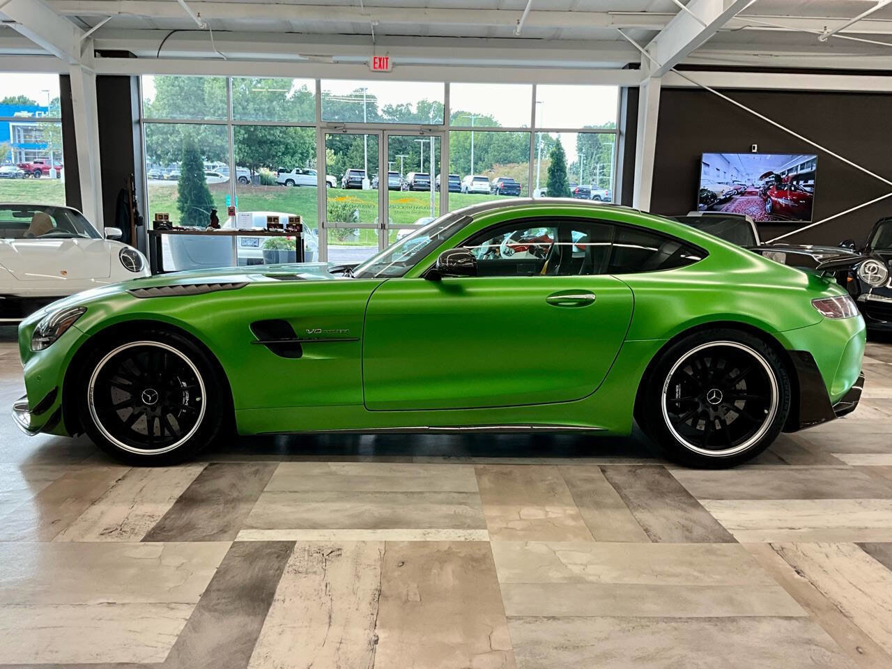 Used 2020 Mercedes-Benz AMG GT R image 17