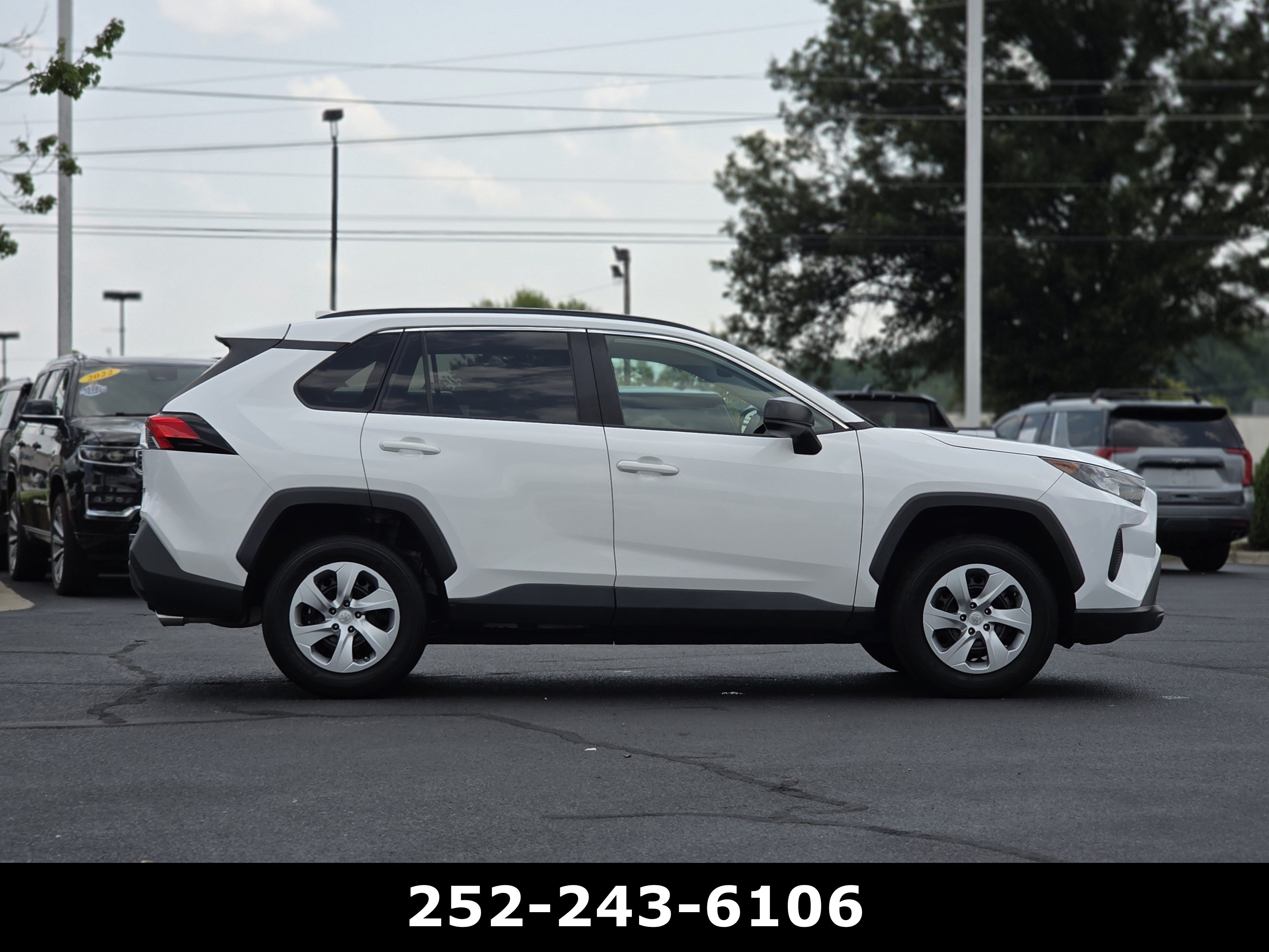 Used 2021 Toyota RAV4 LE FWD image 9