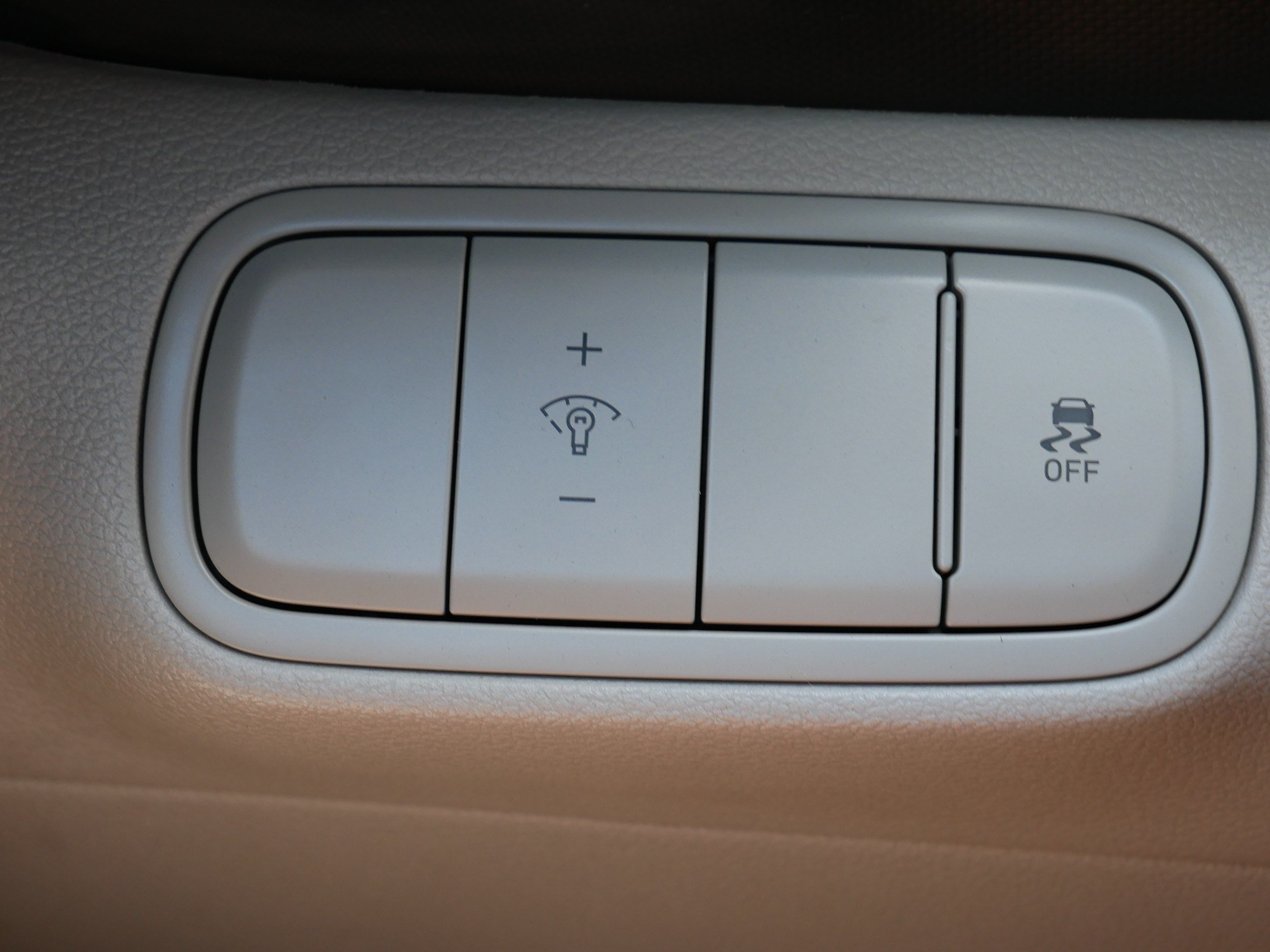 Certified 2024 Hyundai Venue SEL FWD image 27