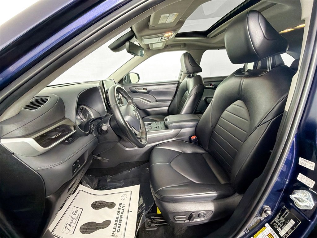 Used 2023 Toyota Highlander L image 18