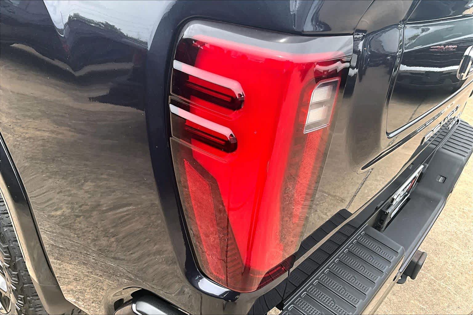 Used 2024 GMC Sierra 2500 Denali Ultimate image 29