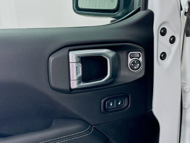 Used 2022 Jeep Wrangler Unlimited Sahara image 18