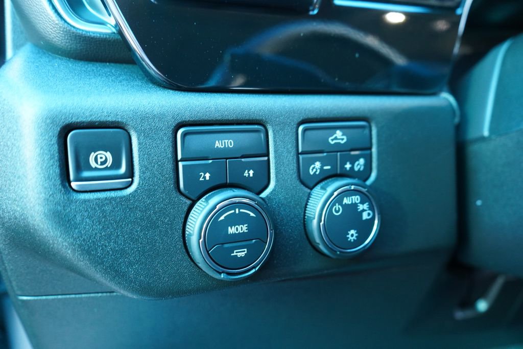 Used 2025 Chevrolet Silverado 1500 LT image 29