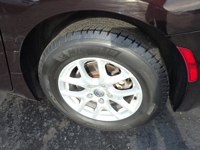 Used 2017 Chrysler Pacifica Touring image 48