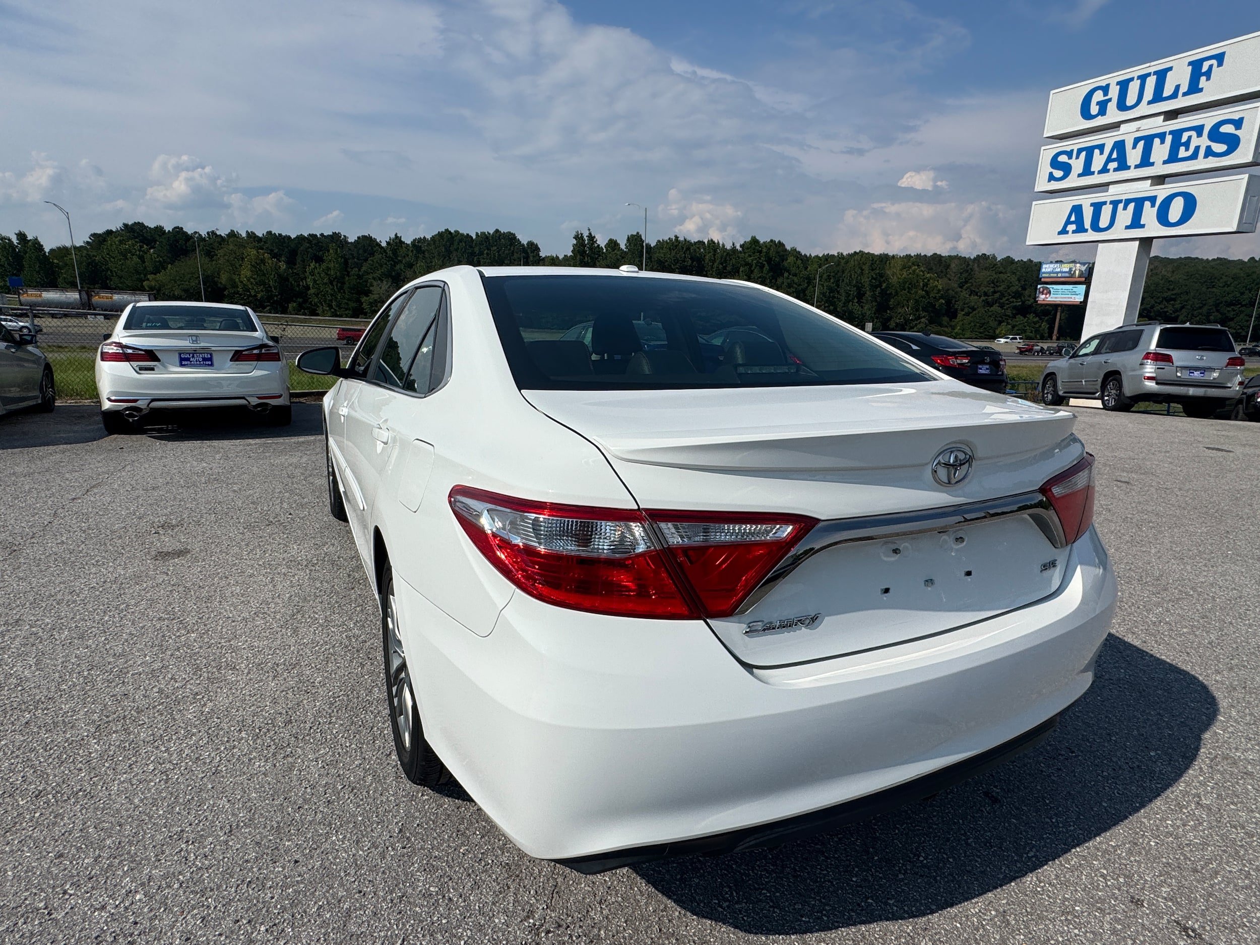 Used 2016 Toyota Camry SE w/ Moonroof Package FWD image 7