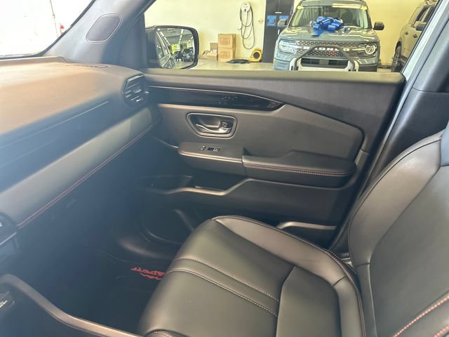 Used 2025 Honda Pilot TrailSport image 28
