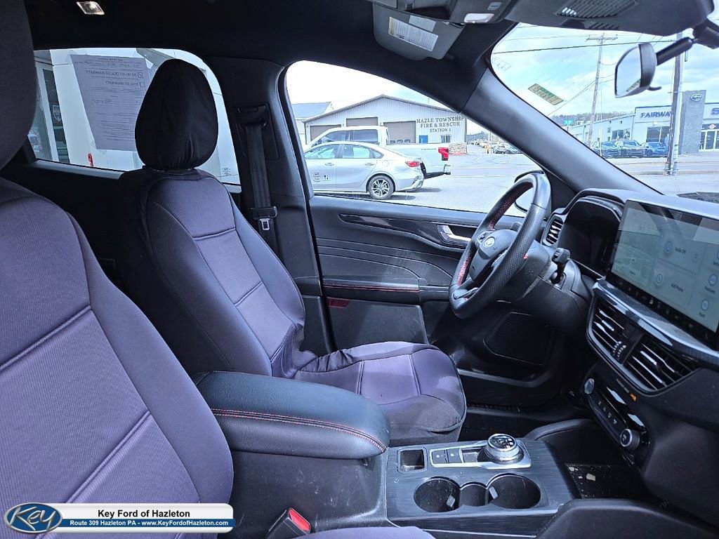 Used 2023 Ford Escape ST-Line w/ Tech Pack #1 AWD/4WD image 23
