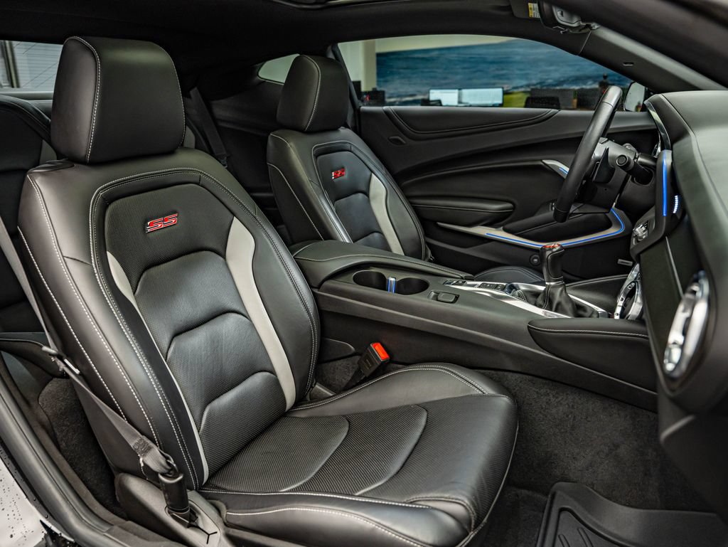 Used 2019 Chevrolet Camaro SS RWD image 41