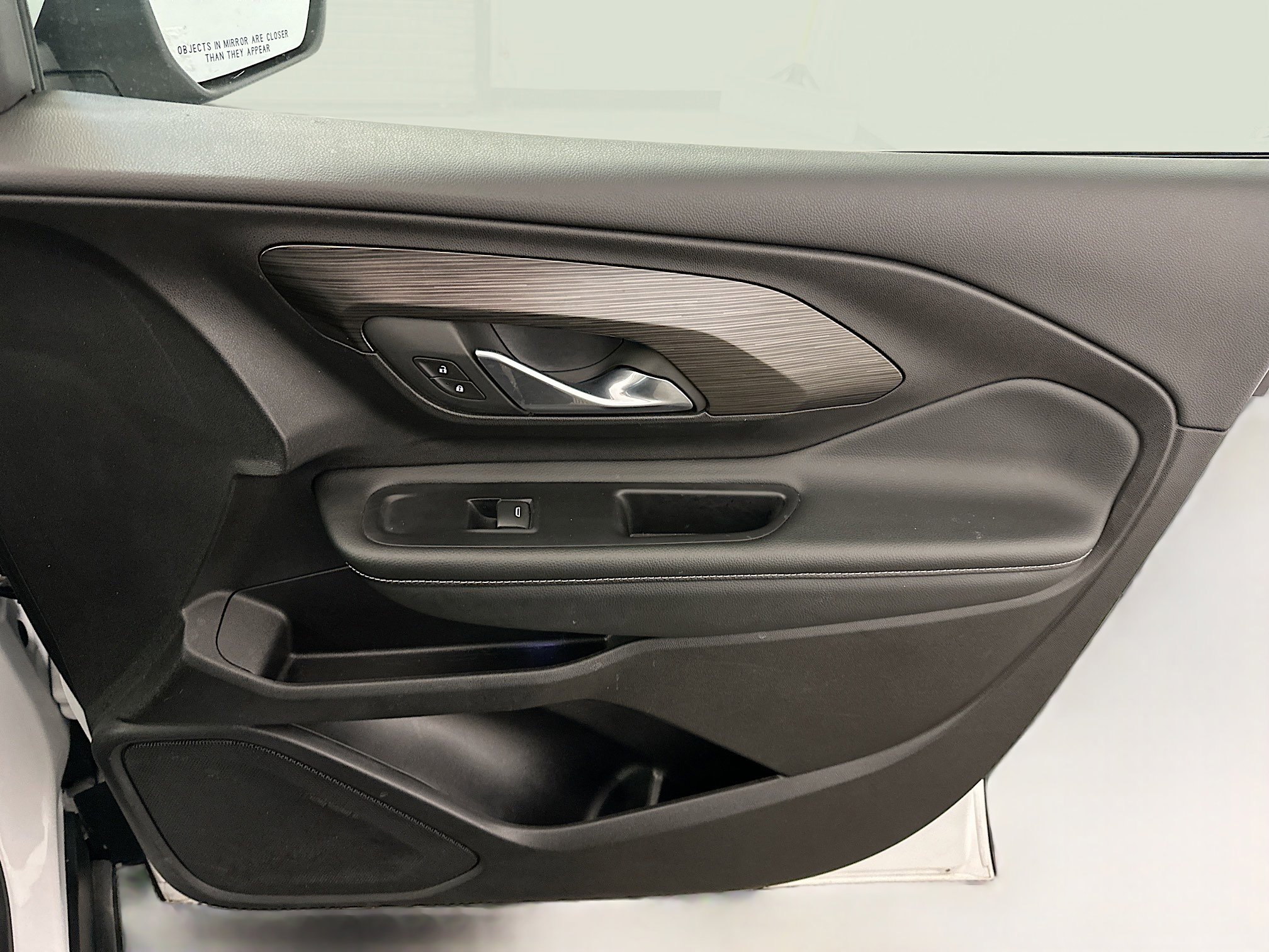 Used 2024 GMC Terrain SLT image 34