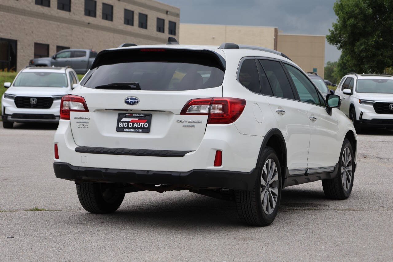 Used 2017 Subaru Outback 3.6R Touring AWD/4WD image 9