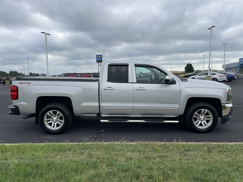 Used 2017 Chevrolet Silverado 1500 LT w/ All Star Edition AWD/4WD image 6