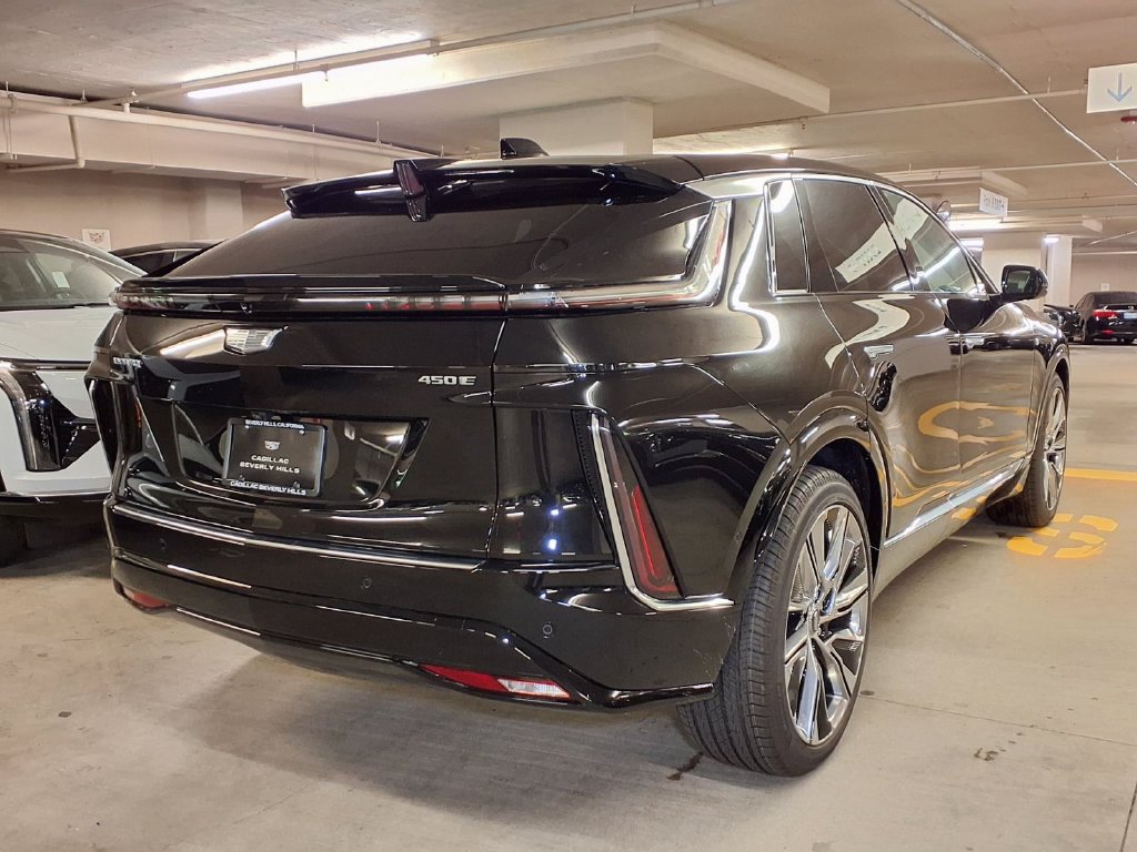 New 2026 Cadillac Lyriq Signature Luxury w/ Nappa Leather Package RWD image 8