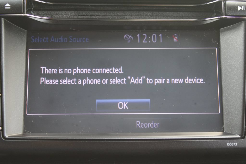 Used 2018 Toyota RAV4 LE FWD image 40