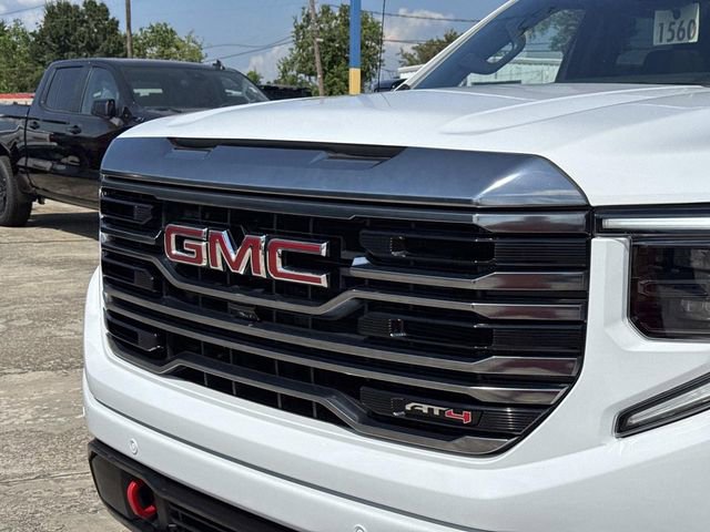 Used 2024 GMC Sierra 1500 AT4 w/ Technology Package image 3